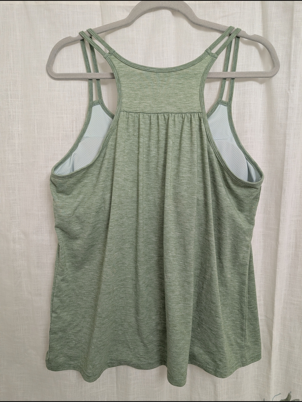 Women's XL Sage Green Athletic Tank Top Built In Bra Racerback Activewear - Picture 2 of 3